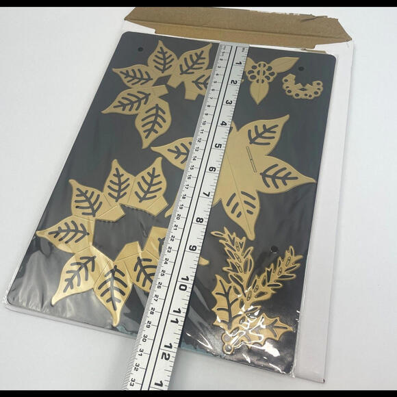 Anna Griffin Poinsettia Pop Up Dies Large Magnetic Mat AG-1003H Christmas Flower - Picture 4 of 9